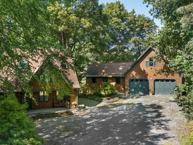 106 Ledge Road, Burlington, VT 05401