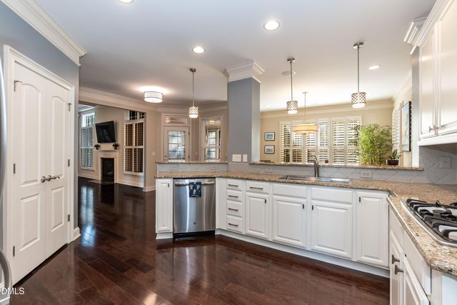 4213 Oakthorne Way, Raleigh, NC 27613