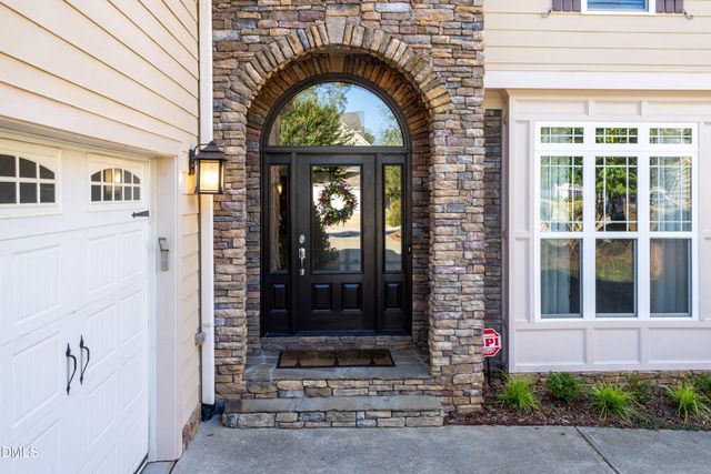 4213 Oakthorne Way, Raleigh, NC 27613