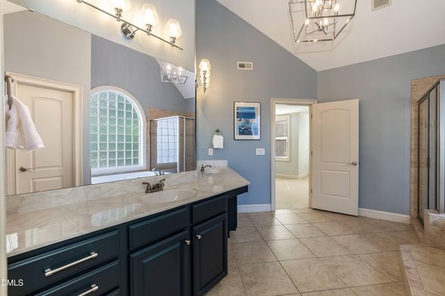 4213 Oakthorne Way, Raleigh, NC 27613