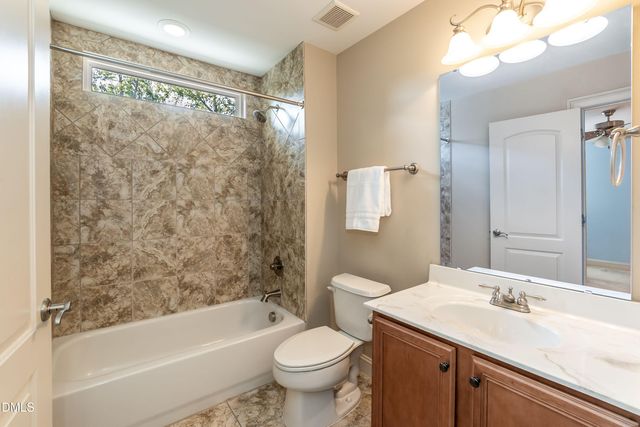 4213 Oakthorne Way, Raleigh, NC 27613
