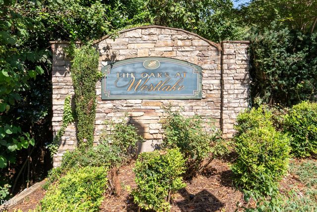 4213 Oakthorne Way, Raleigh, NC 27613