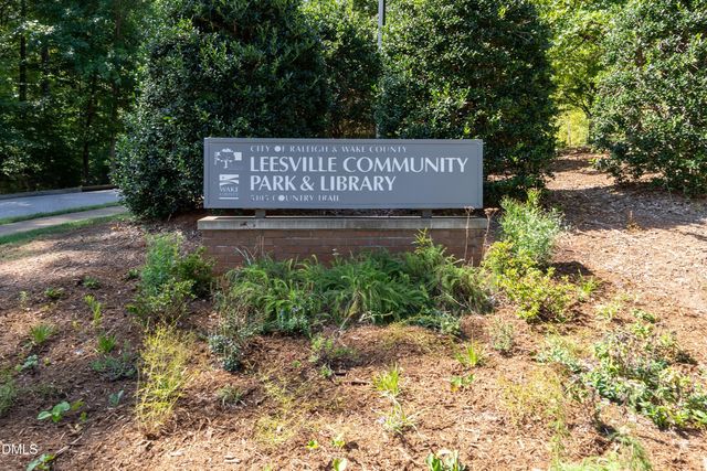 4213 Oakthorne Way, Raleigh, NC 27613