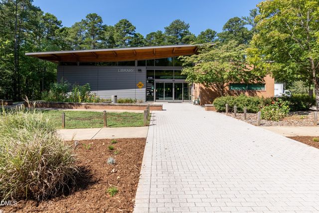 4213 Oakthorne Way, Raleigh, NC 27613