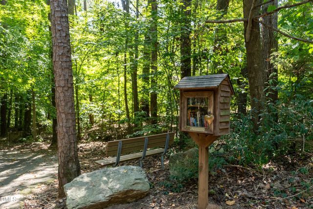 4213 Oakthorne Way, Raleigh, NC 27613