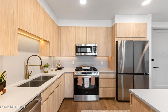 665 2nd Avenue 204, Long Branch, NJ 07740