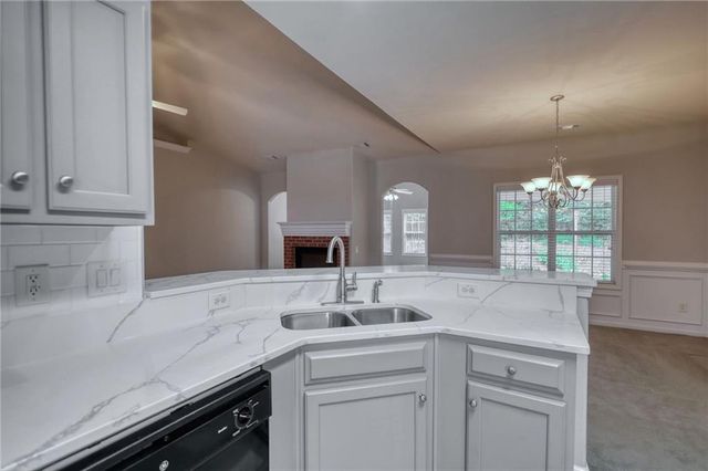339 Crossroads Drive, Social Circle, GA 30025