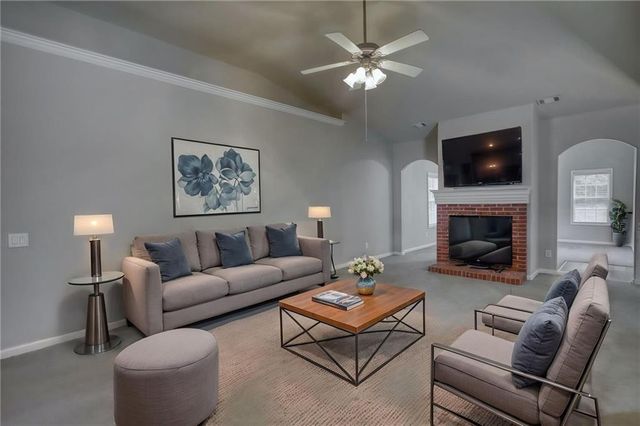 339 Crossroads Drive, Social Circle, GA 30025
