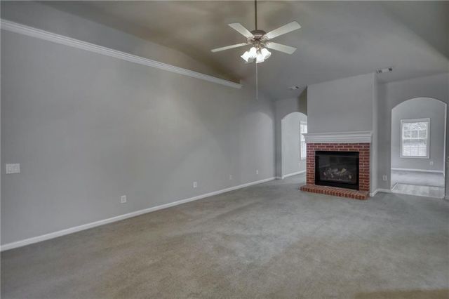 339 Crossroads Drive, Social Circle, GA 30025