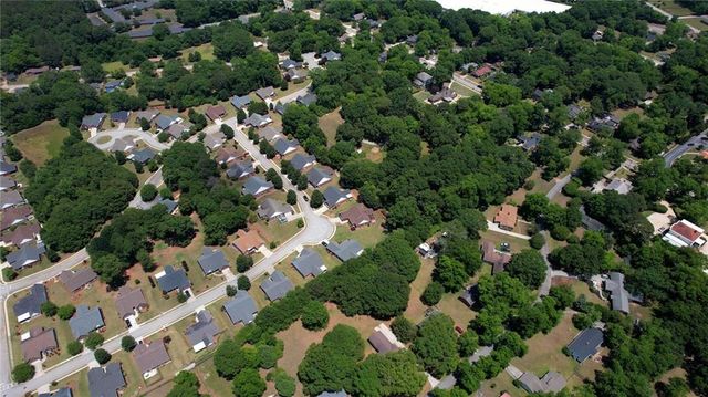 339 Crossroads Drive, Social Circle, GA 30025