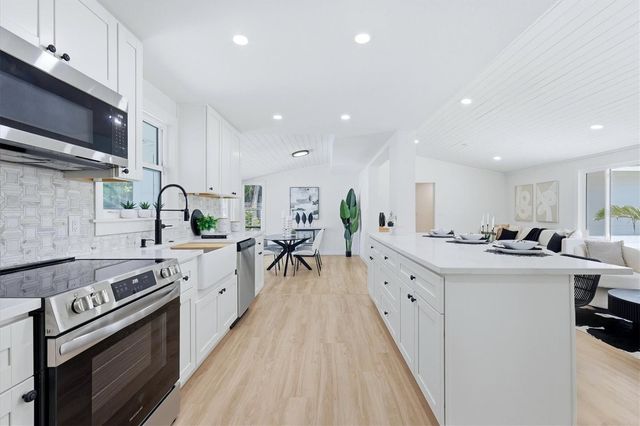 512 SANTE JOSEPH STREET, Venice, FL 34285