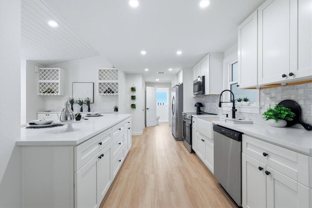 512 SANTE JOSEPH STREET, Venice, FL 34285