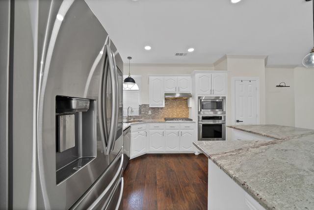 3924 Walden Way, Dallas, TX 75287