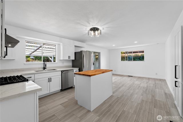1225 22nd Street SE, Auburn, WA 98002