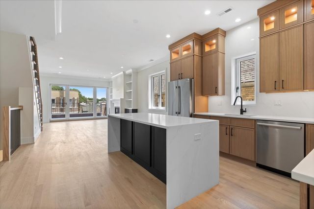 2023 W Augusta Boulevard 3E, Chicago, IL 60622