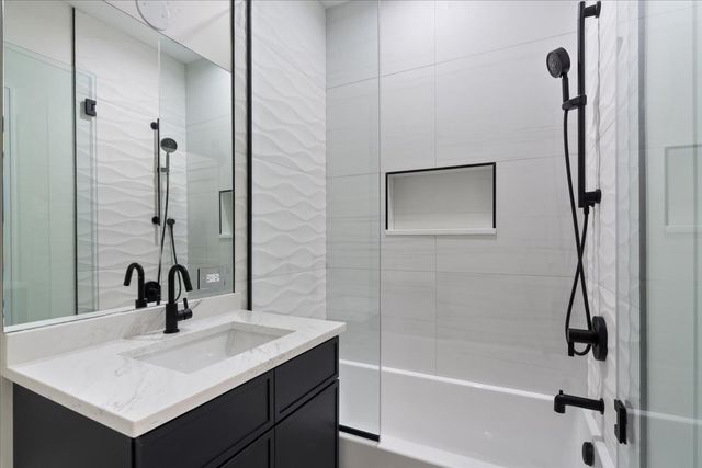 2023 W Augusta Boulevard 3E, Chicago, IL 60622