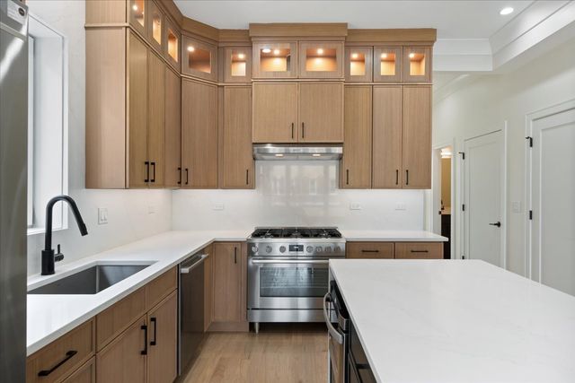 2023 W Augusta Boulevard 3E, Chicago, IL 60622