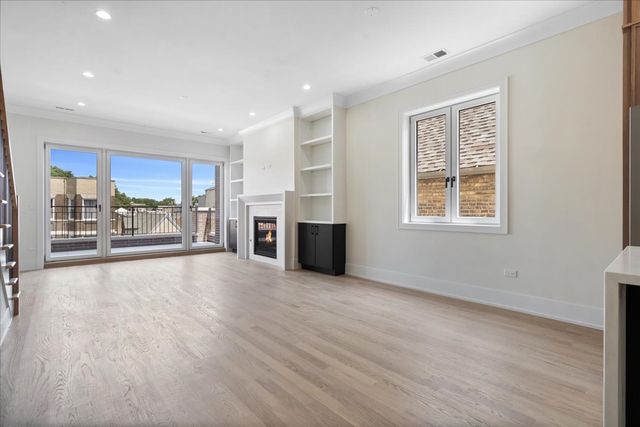 2023 W Augusta Boulevard 3E, Chicago, IL 60622