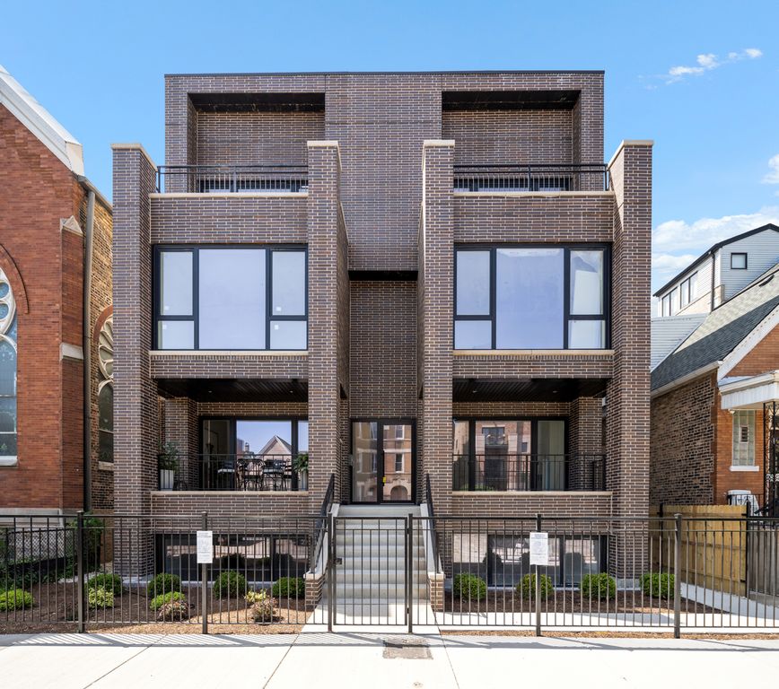 2023 W Augusta Boulevard 3E, Chicago, IL 60622