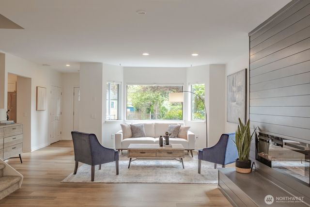 912 NE 115th Street, Seattle, WA 98125
