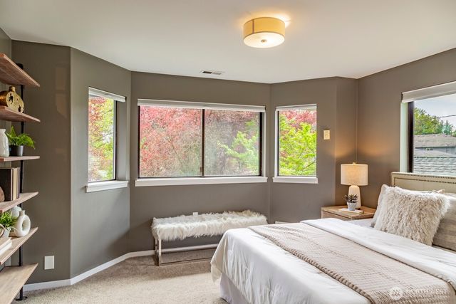 912 NE 115th Street, Seattle, WA 98125