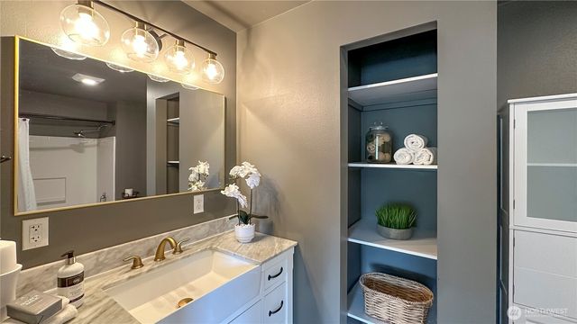912 NE 115th Street, Seattle, WA 98125