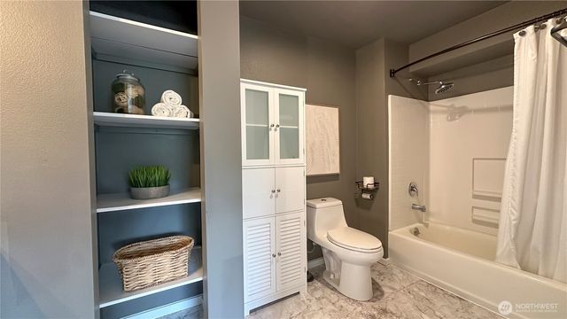 912 NE 115th Street, Seattle, WA 98125