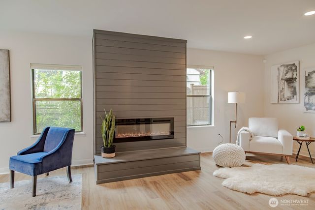 912 NE 115th Street, Seattle, WA 98125