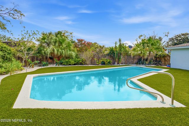 275 NAUTICAL Boulevard S, Atlantic Beach, FL 32233
