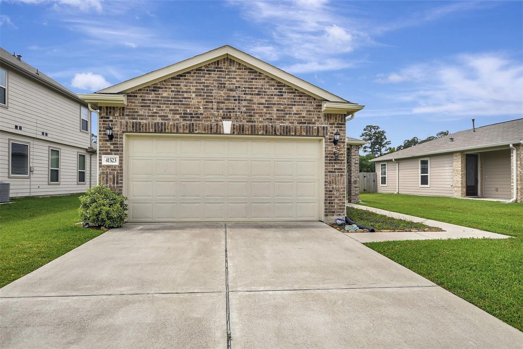 41523 Stampede Stream Drive, Magnolia, TX 77354