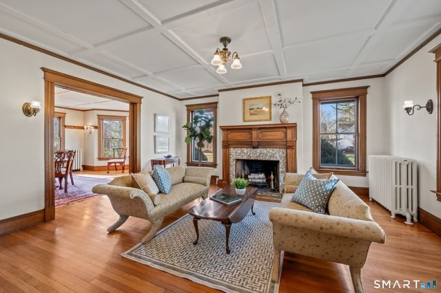 1062 Main Street, Glastonbury, CT 06073
