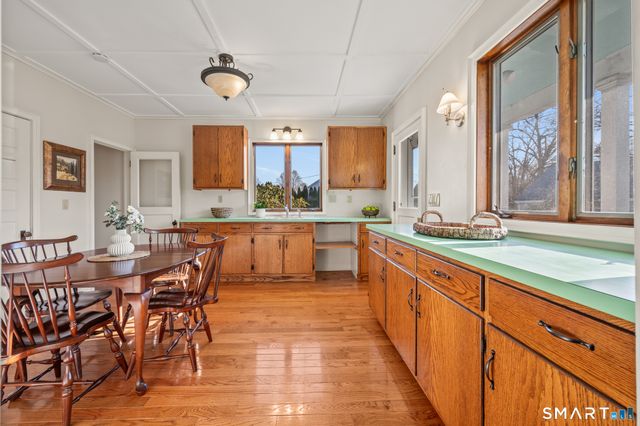 1062 Main Street, Glastonbury, CT 06073