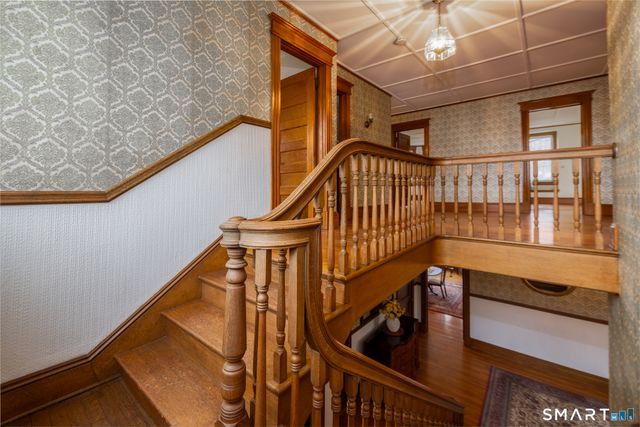 1062 Main Street, Glastonbury, CT 06073