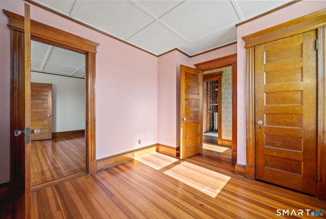 1062 Main Street, Glastonbury, CT 06073