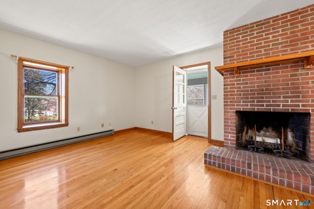 1062 Main Street, Glastonbury, CT 06073
