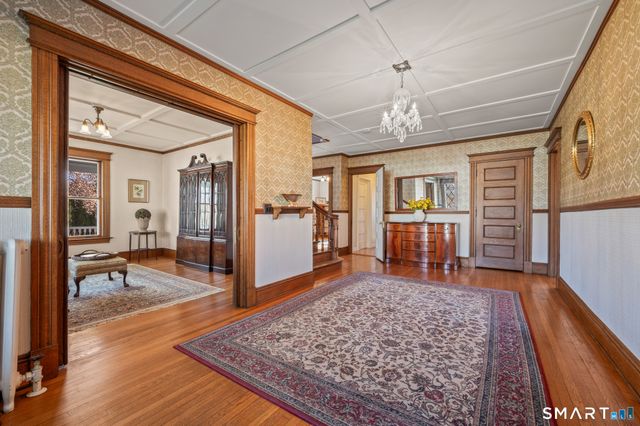 1062 Main Street, Glastonbury, CT 06073