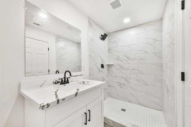 2121 County Road 892, Alvin, TX 77511