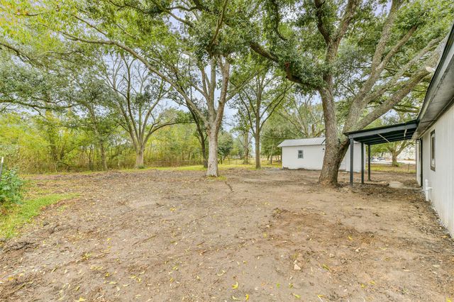 2121 County Road 892, Alvin, TX 77511