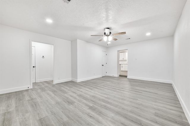 2121 County Road 892, Alvin, TX 77511