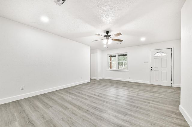 2121 County Road 892, Alvin, TX 77511