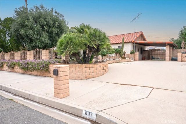 807 S Acacia, Rialto, CA 92376