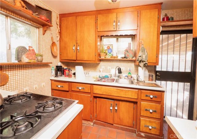 807 S Acacia, Rialto, CA 92376