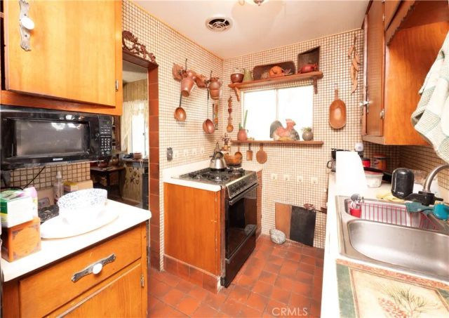 807 S Acacia, Rialto, CA 92376