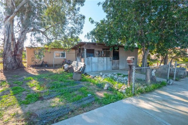 807 S Acacia, Rialto, CA 92376