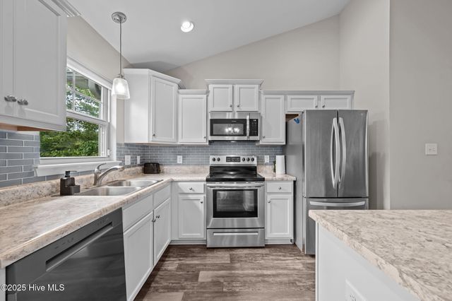 434 Mccall Drive, Jacksonville, NC 28540