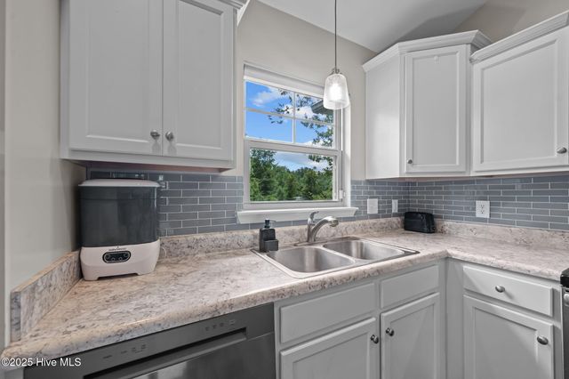 434 Mccall Drive, Jacksonville, NC 28540