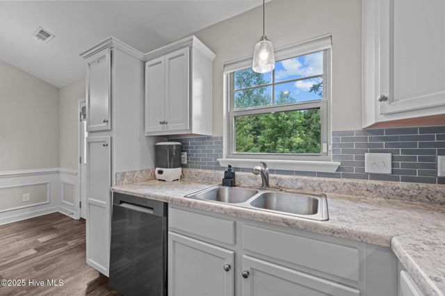 434 Mccall Drive, Jacksonville, NC 28540