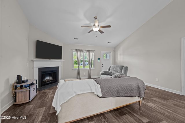 434 Mccall Drive, Jacksonville, NC 28540