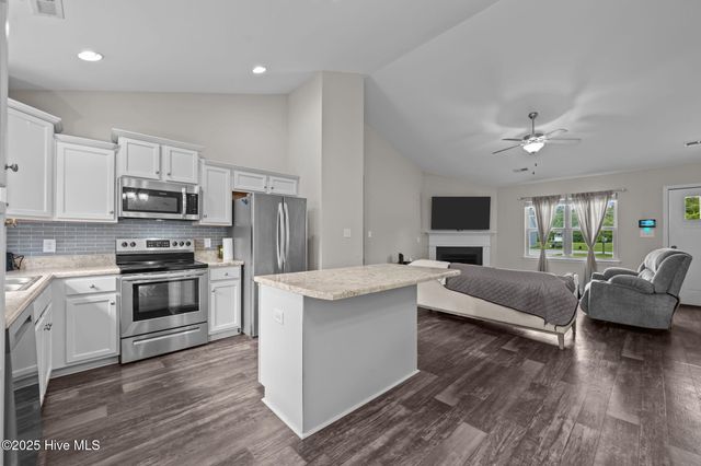 434 Mccall Drive, Jacksonville, NC 28540