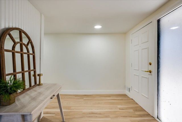 6136 E 9th St N, Wichita, KS 67208